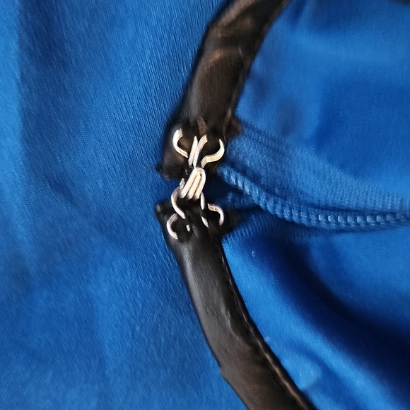 Kensie Blue A-Line Mini Dress, Cap Sleeves, Hummingbird Pattern, Belt, Zipper - Picture 11 of 12